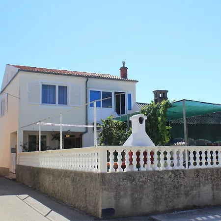 Nyaraló House With A Parking Space Lukoran, Ugljan - 8385