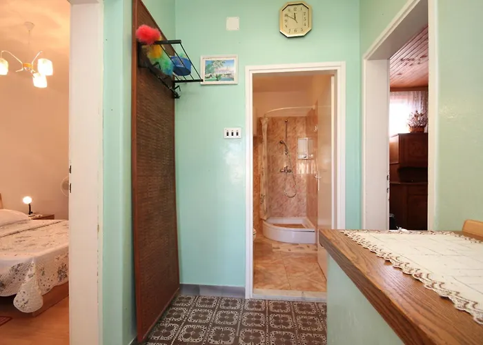 بيت للعطل House With A Parking Space Lukoran, Ugljan - 8385 *